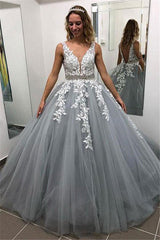 Long V-neck Spaghetti Straps Tulle Open Back Prom Dress