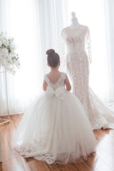 Cute Tulle Ivory Sleeveless Ball Gown Flower Girl Dresses