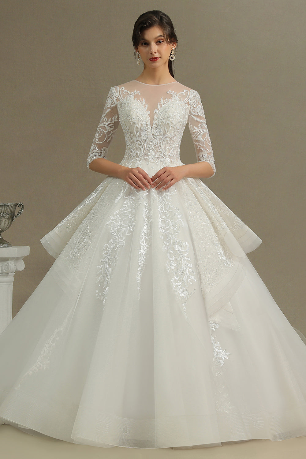 Luxury Ball Gown Crew Neck Floral Lace Tulle Wedding Dresses with Sleeves