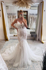 Gorgeous Long Mermaid Spaghetti Straps V-neck Tulle Lace Backless Wedding Dress