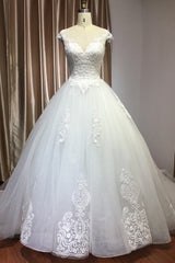 Elegant Long Cap Sleeve  Tulle Lace V-neck Ball Gown Wedding Dresses