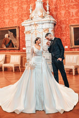 Long Sleeves Mermaid V-neck Sequined Wedding Dresses with Detachable Train