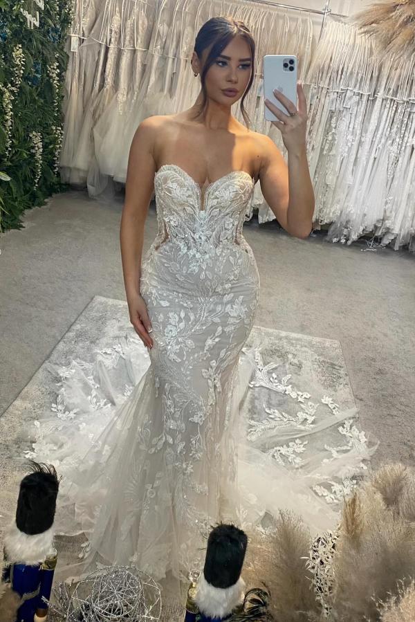 Plus Size Sweetheart Backless Tulle Long Wedding Dress with Appliques Lace