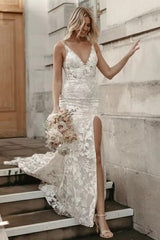 Chic Long Mermaid V-neck Backless Floral Lace Wedding Dress with Slit