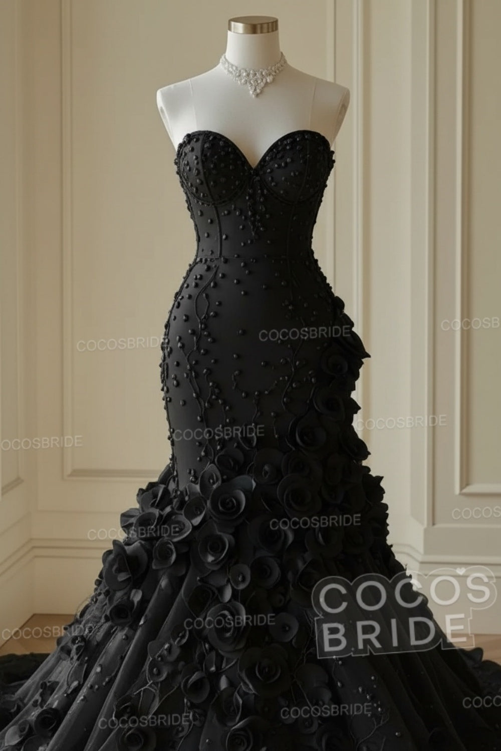 Elegant Strapless Sweetheart Mermaid Wedding Dress with Flowers