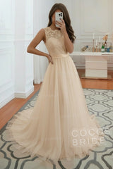 Elegant Long A-line Jewel Tulle Wedding Dress with Appliques Lace