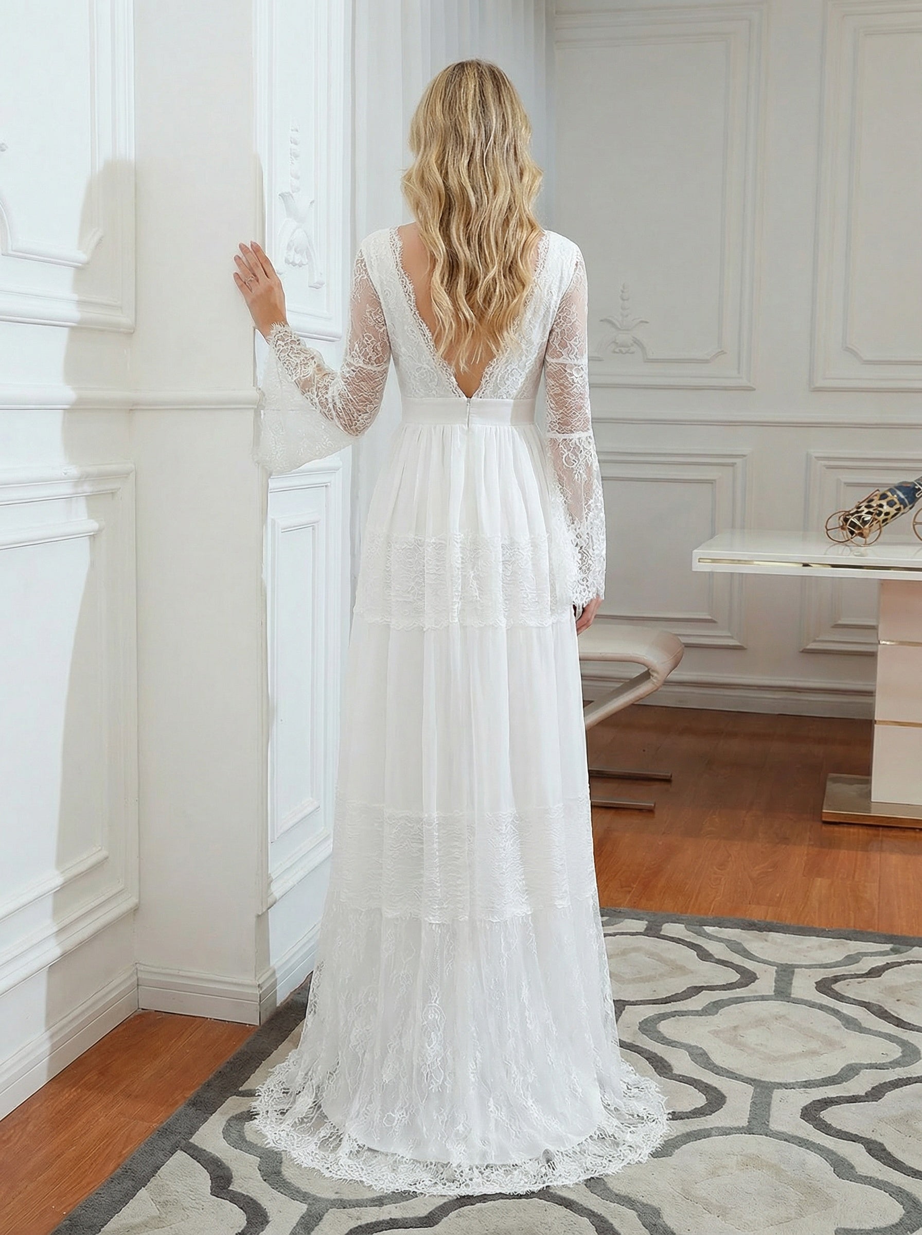 Elegant Long Sleeves A-line V-Neck Tulle Wedding Dresses