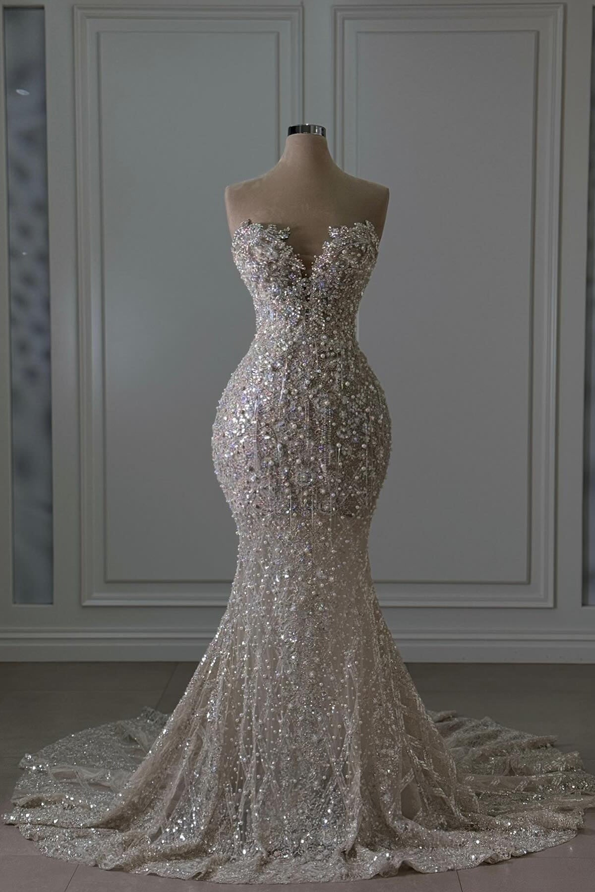 Gourgeous Long Mermaid Sweetheart Sleeveless Beadings Sequins Wedding Dress