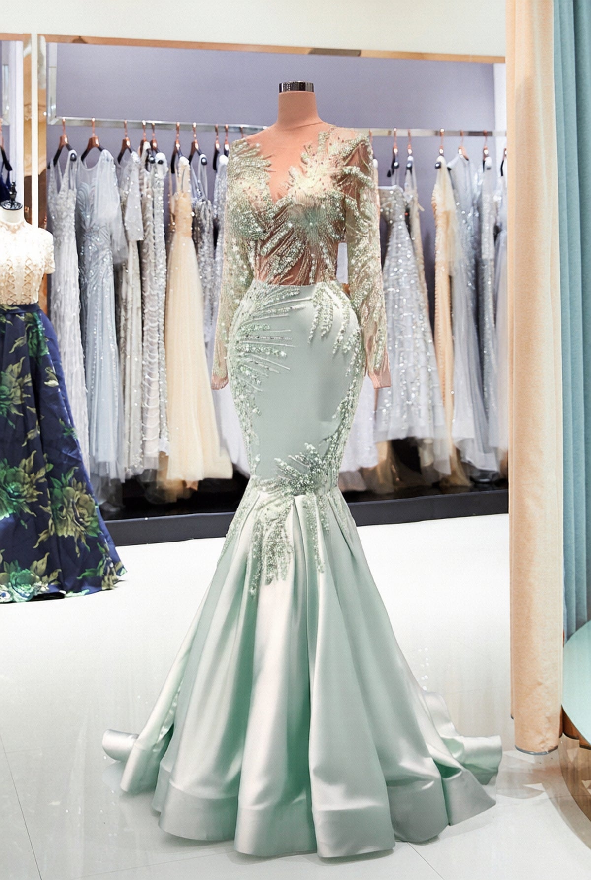 Long Mermaid Sweetheart Satin Lace Prom Dress with Sleeves