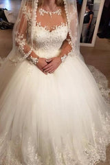 Elegant Long Ball Gown Sweetheart Tulle Wedding Dress with Sleeves