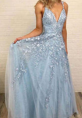 Charming A-Line V-neck Spaghetti Straps Appliques Lace Tulle Floor Length Prom Dress