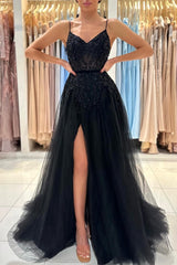 Chic Black Long A-line V-neck Tulle Lace Prom Dress with Slit
