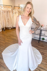 Vintage Wide Straps Long V-neck Backless Appliques Mermaid Wedding Dress