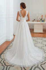 Elegant Long A-line Jewel Tulle Wedding Dress with Appliques Lace